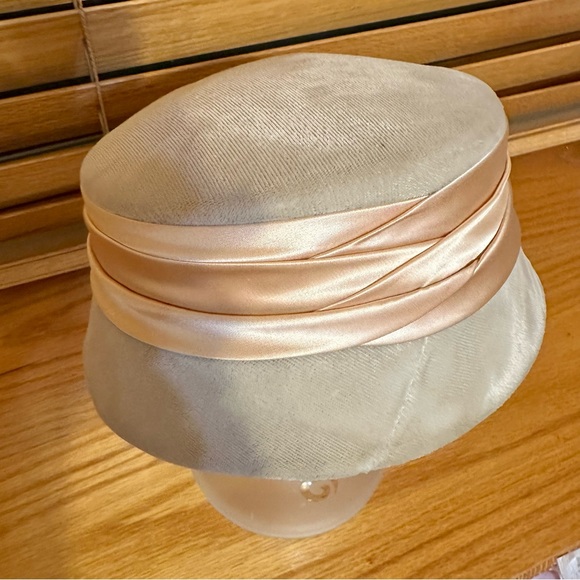 Vintage hat velour and satin; 20” circumference - Picture 5 of 8